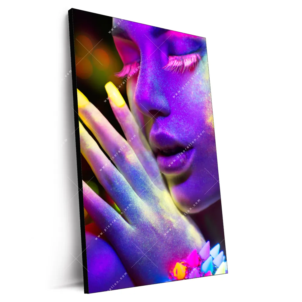 Leinwandbild | Frau im Neonlicht | Quadrat
