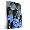 Led Wandbild Blaue Blume Graue Steine Hochformat Produktvorschau Seitlich