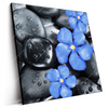 Led Wandbild Blaue Blume Graue Steine Quadrat Produktvorschau Seitlich