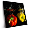 Led Wandbild Spritzer Von Paprika Beim Fallen Ins Wasser Quadrat Produktvorschau Seitlich