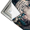 Led Wandbild Weisser Tiger Mit Blauen Augen Zwischen Blumen Hochformat Materialvorschau